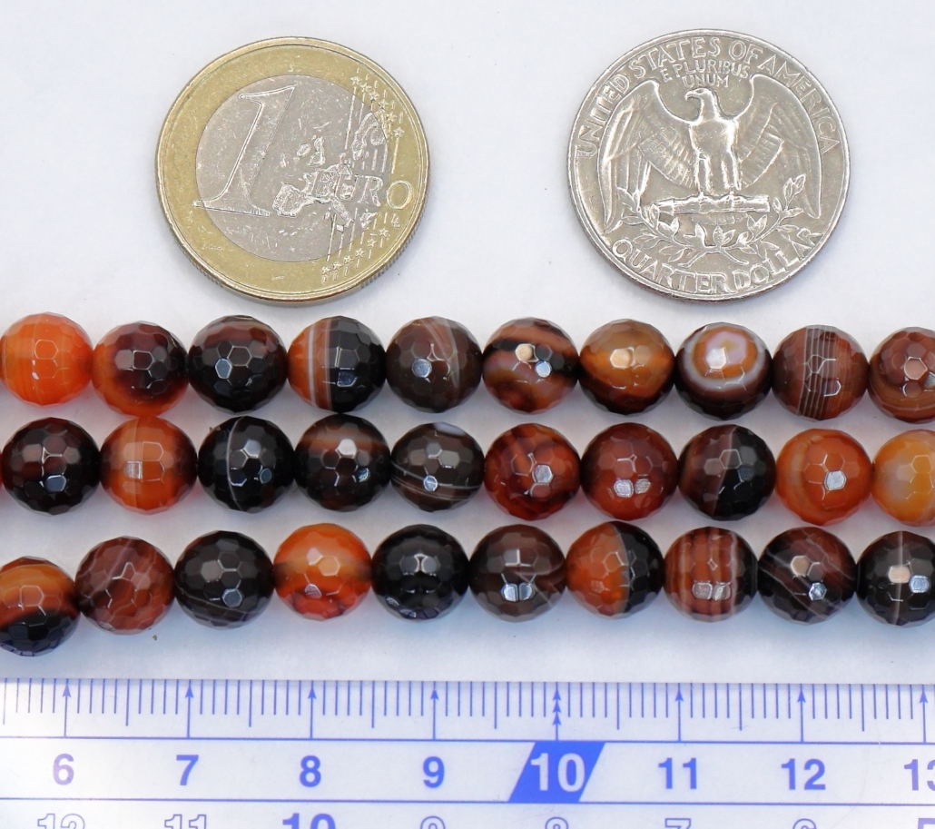 B/R/W Banded Agate (Dream Agate) Faceted Round Beads 10 mm