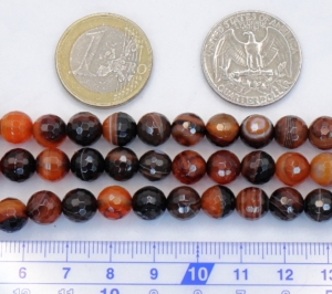 B/R/W Banded Agate (Dream Agate) Faceted Round Beads 8 mm