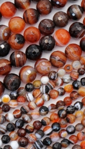B/R/W Banded Agate (Dream Agate) Faceted Round Beads 4 mm