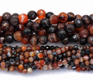 B/R/W Banded Agate (Dream Agate) Faceted Round Beads 10 mm
